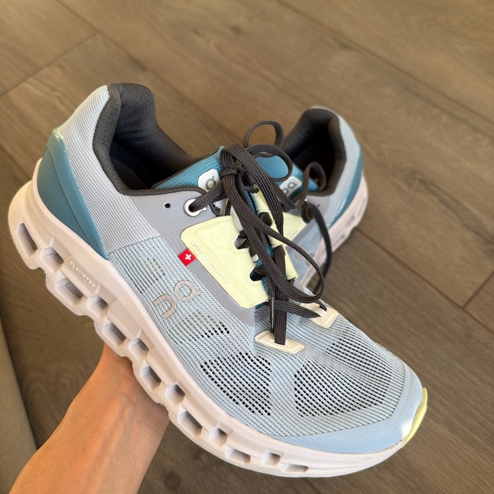 ❌SOLD❌ON Running Cloudstratus Sneakers- shoes- runners